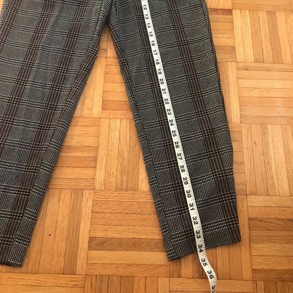 Old Navy Cropped Plaid Pants - Picture 7 of 10